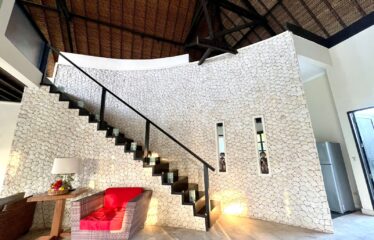 5 Bedroom Villa for Sale in Lovina Beachfront!