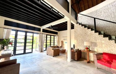 5 Bedroom Villa for Sale in Lovina Beachfront!