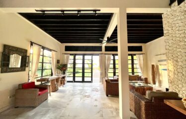 5 Bedroom Villa for Sale in Lovina Beachfront!