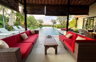 5 Bedroom Villa for Sale in Lovina Beachfront!